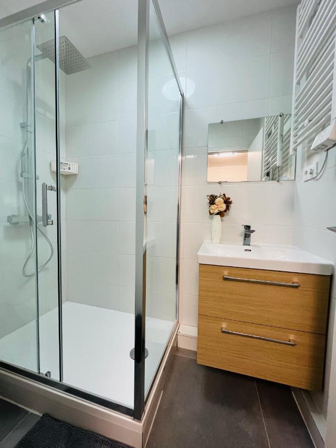 Dream Dwell Paris-Two Bedrooms Apart Near Gare Du Nord エクステリア 写真