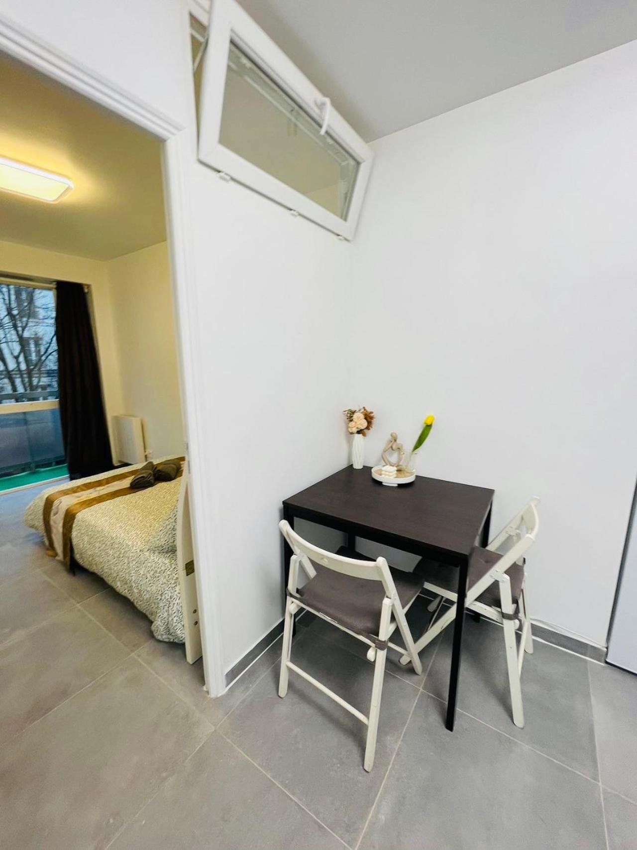Dream Dwell Paris-Two Bedrooms Apart Near Gare Du Nord エクステリア 写真